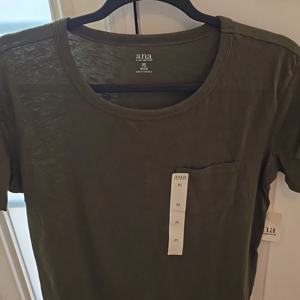 A.N.A BRAND WOMENS GREEN SHORT SLEEVES TEE-SHIRT SIZE PETITE SMALL
